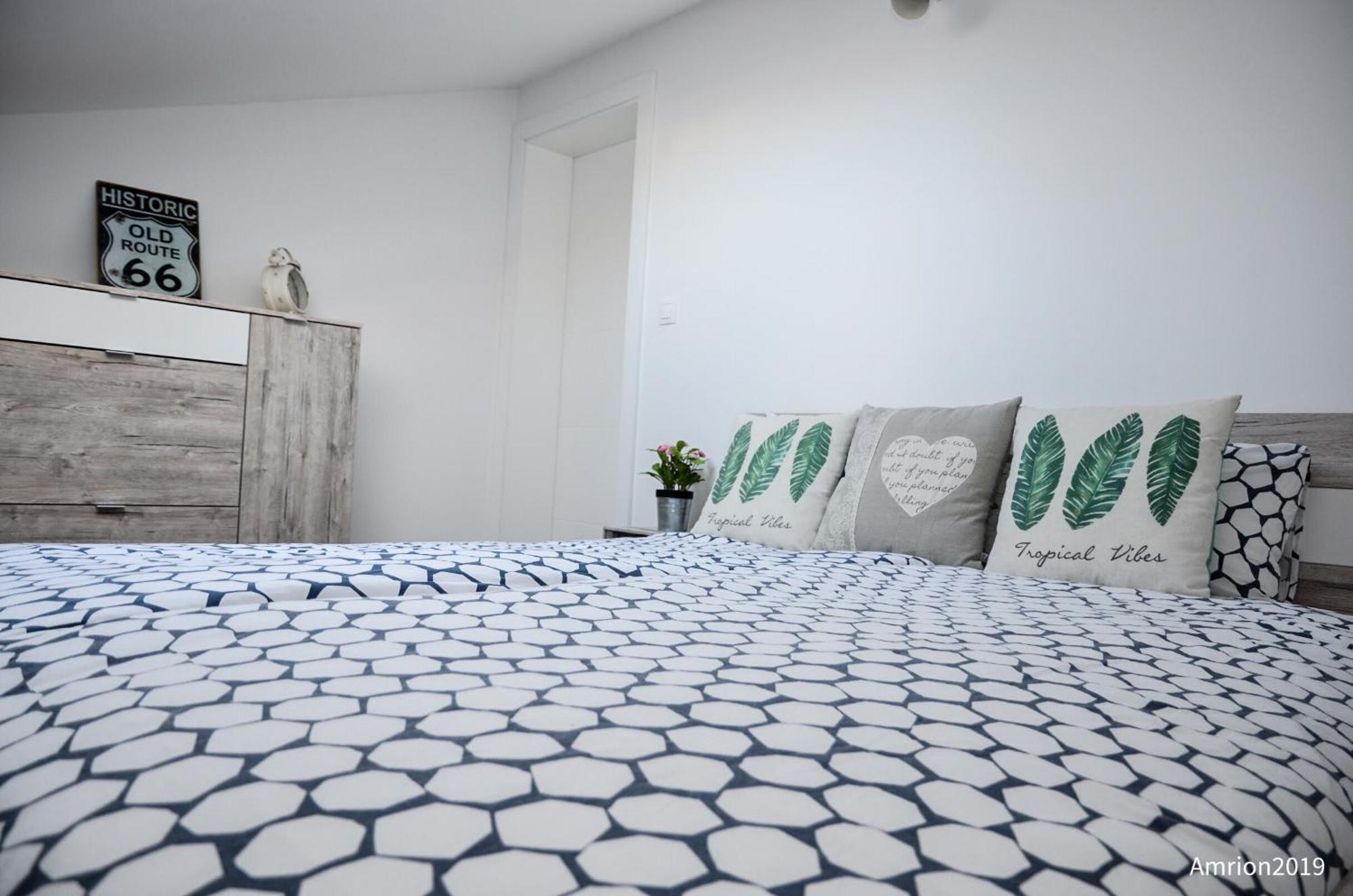 Marazul Apartments Povljana Phòng bức ảnh