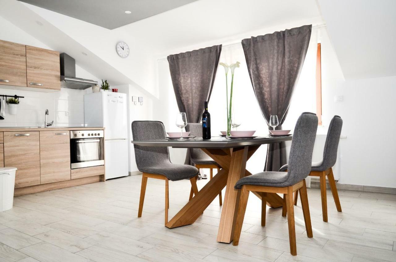 Marazul Apartments Povljana Ngoại thất bức ảnh