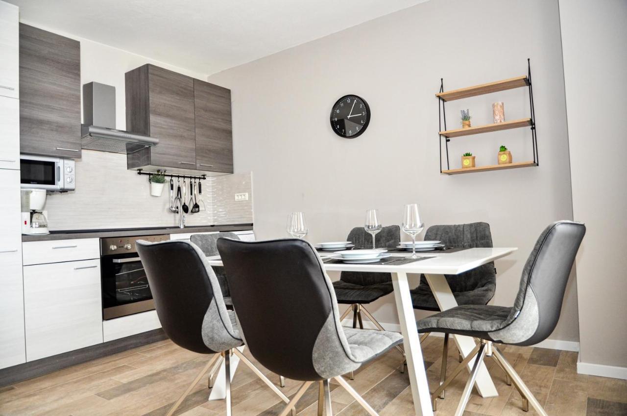 Marazul Apartments Povljana Ngoại thất bức ảnh